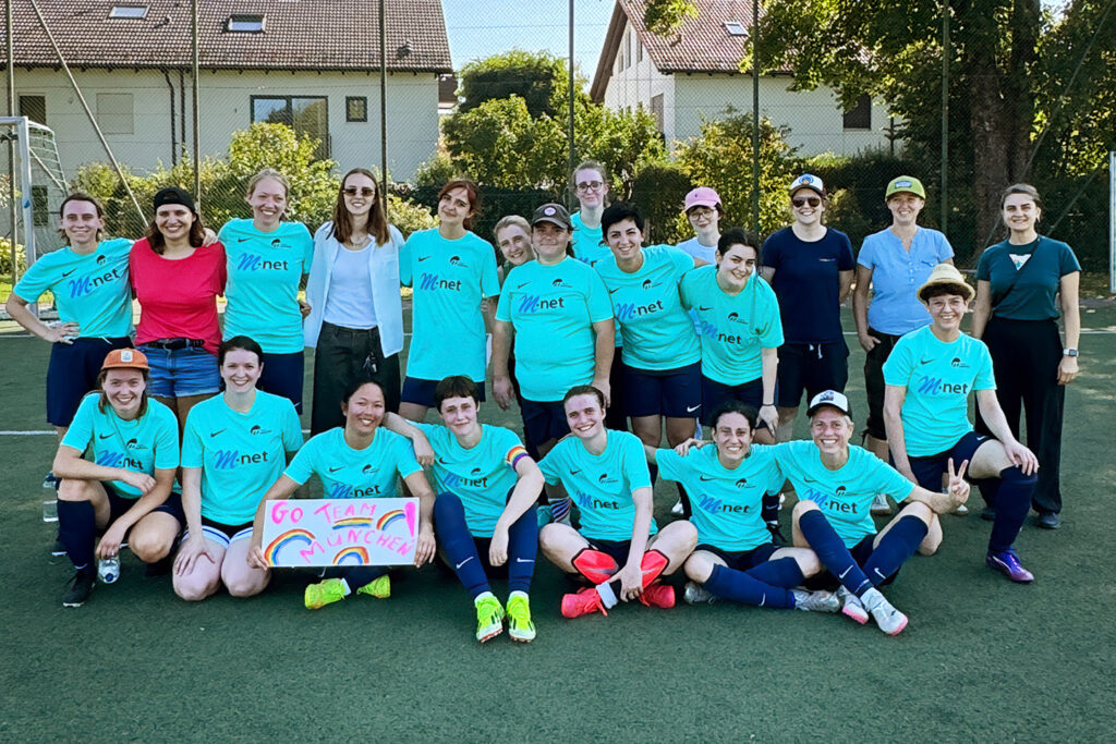 Mannschaftsfoto des Team Fußball FLINTA*